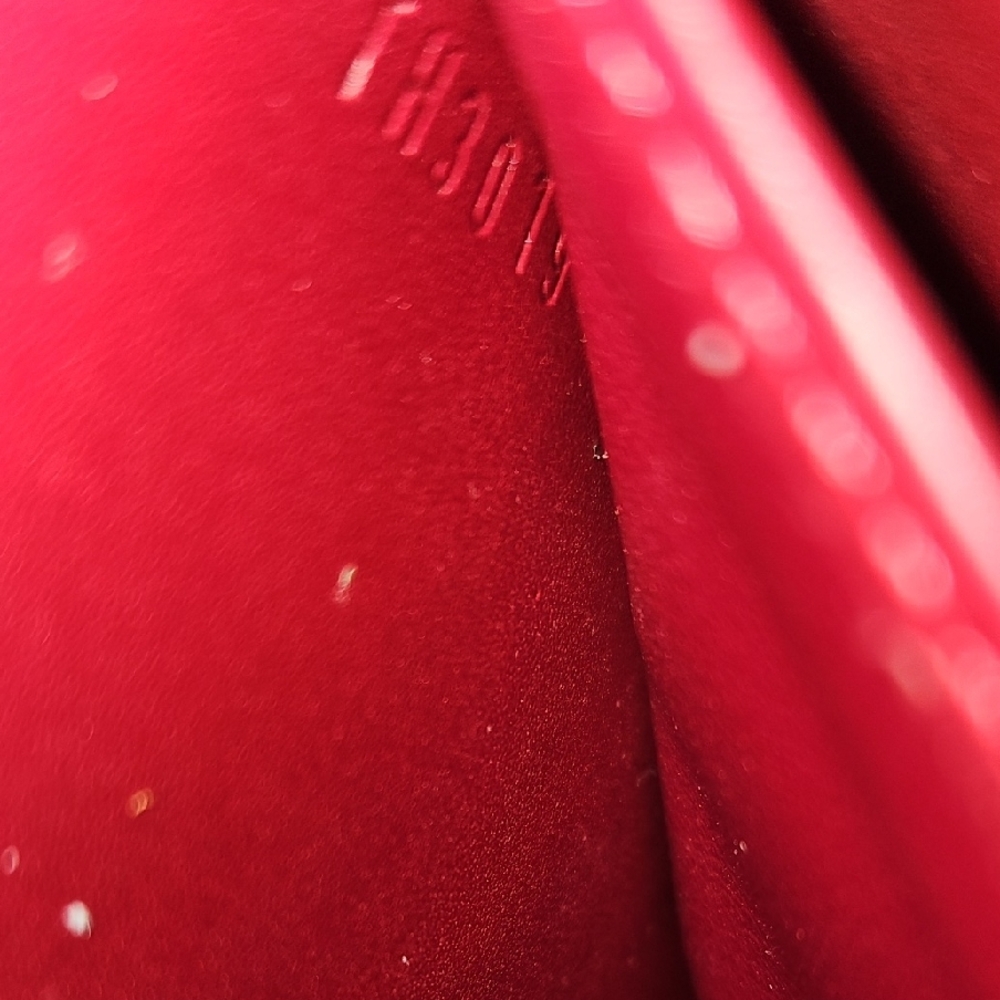 Louis Vuitton Vernis Red Wallet - Picture 11 of 11